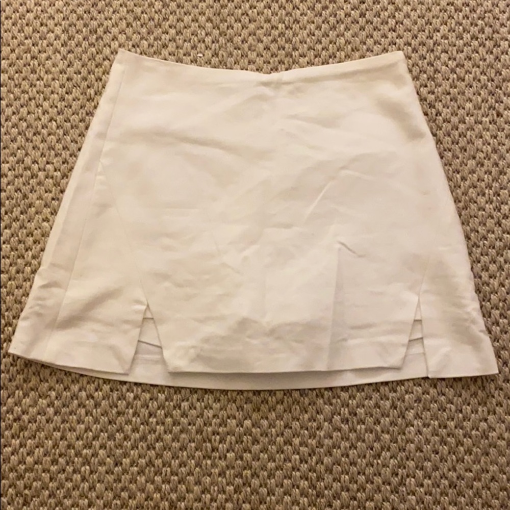 Zara white skort with front slits XS